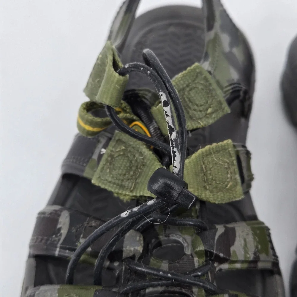 KEEN Newport H2 Camo Waterproof Closed Toe Hiking Sandals Green Kids Size 1 GUC